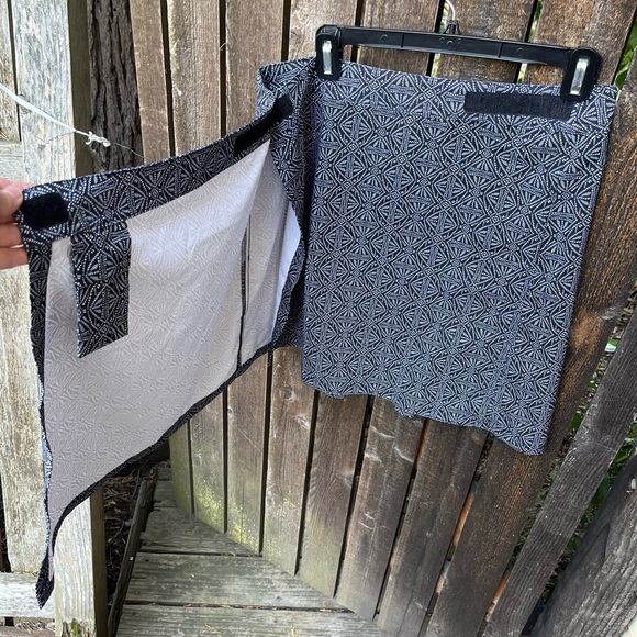 Rip Skirt Hawaii Cover Up Activewear Wrap Skirt In Black Pearl Batik Sz Medium - Picture 5 of 11